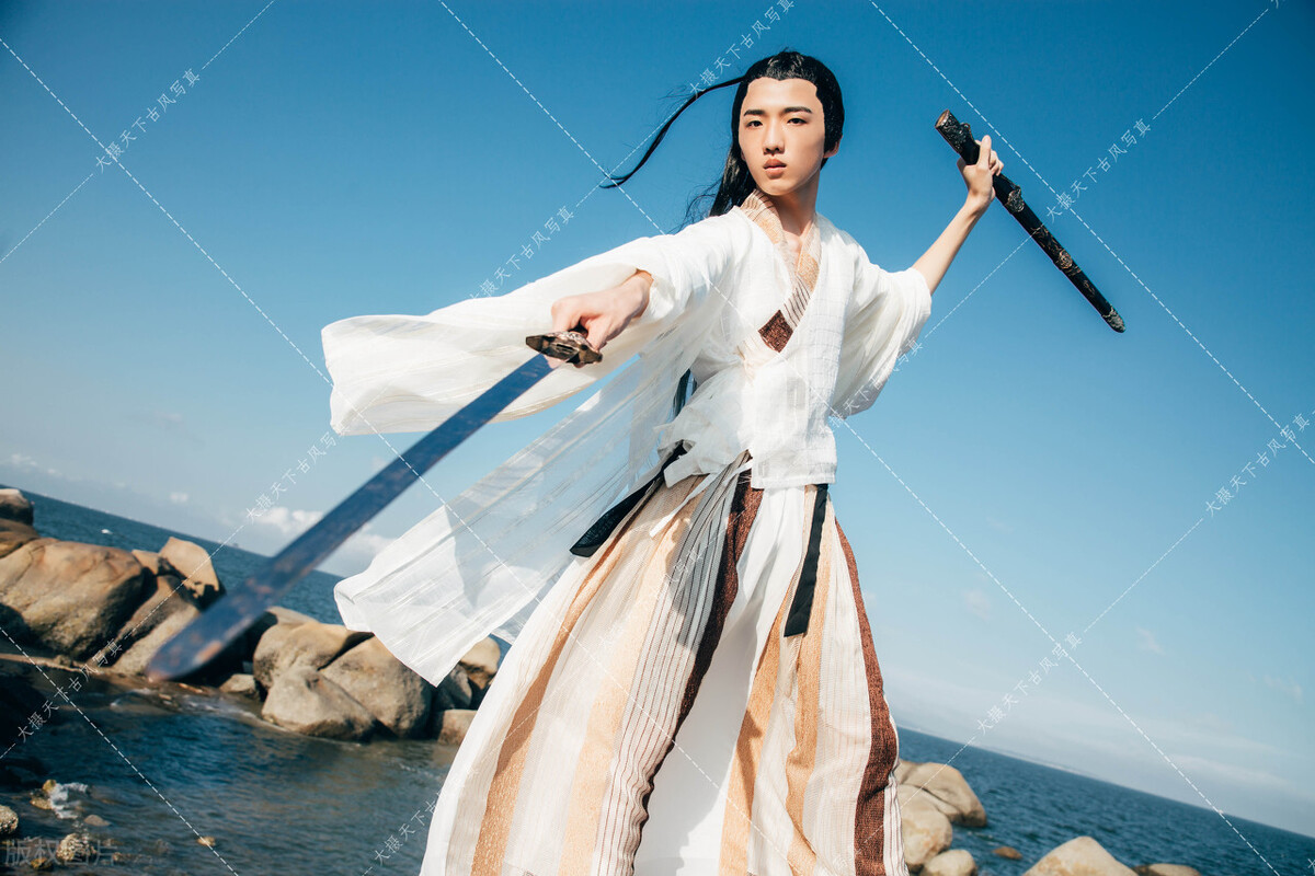 十二首“少年行”，慷慨激昂，壮哉我中国少年，与国无疆