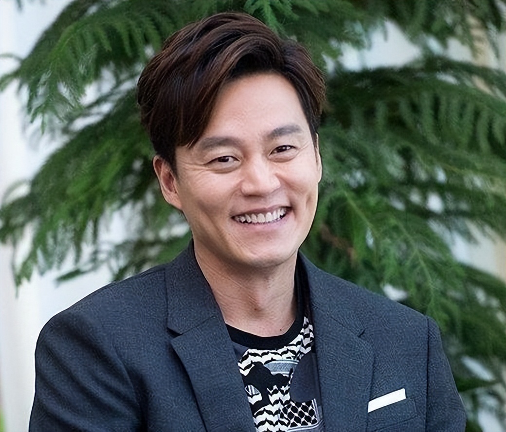 至今未娶妻的6位韩国大龄顶流男星：有人情史精彩，有人感情成谜