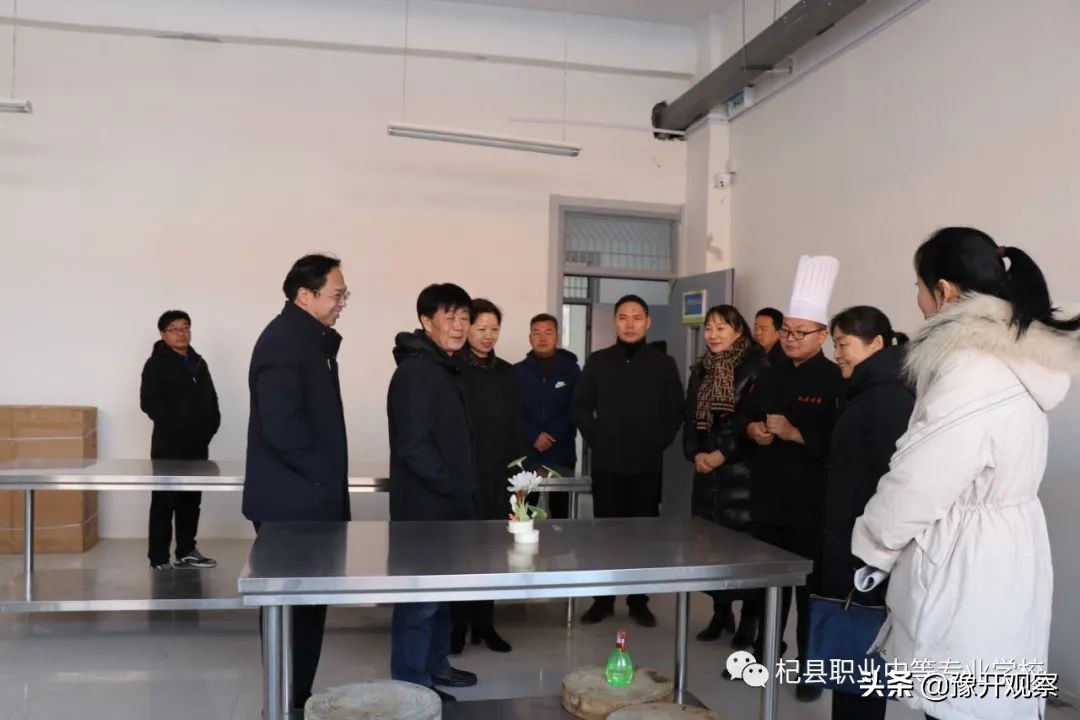 开封市中华职教社“团体社员学校”授牌仪式在杞县职业中专举行