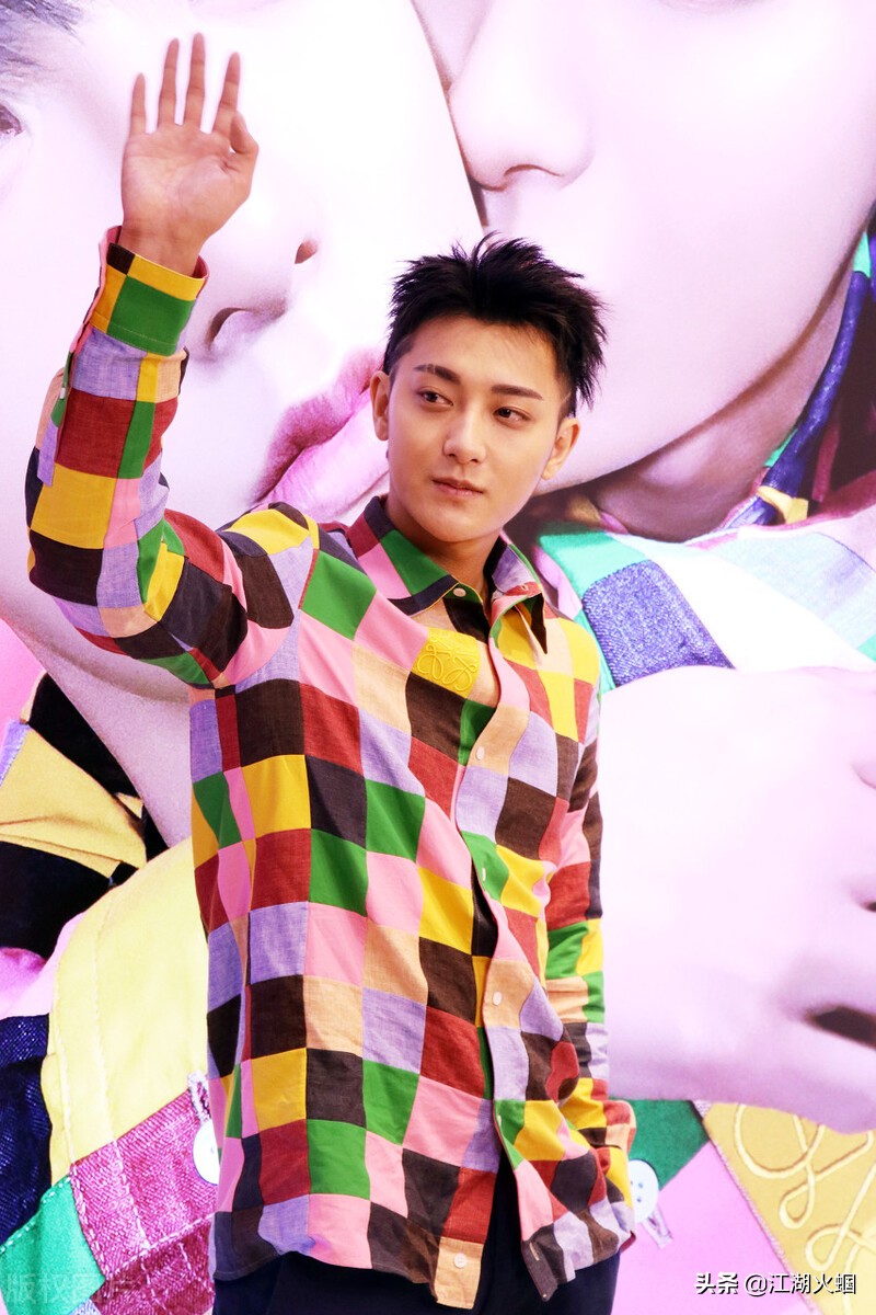 爆料：黄子韬 成龙 林允 霍建华 林心如 岳云鹏 赵丽颖 景甜 黄晓明 张子枫