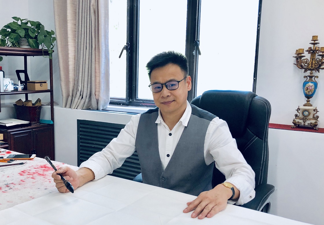 他为甲骨文书法而生——记文物鉴定专家李彦君先生的书法艺术