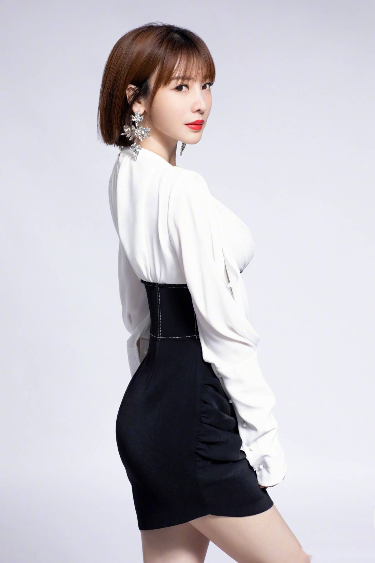 中年性感女星大盘点:许晴,殷桃,俞飞鸿,李小冉,谁更迷人? - 114货源网