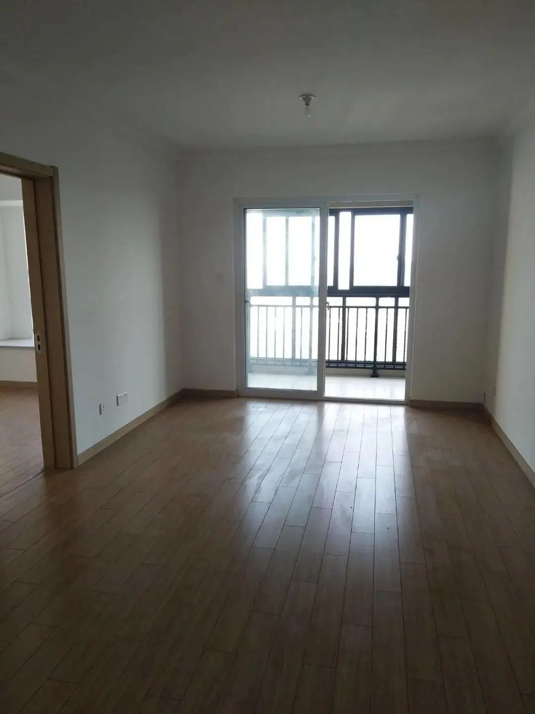 80㎡二房，花5W爆改成浪漫轻奢风的一居室，实用性更强，颜值更高