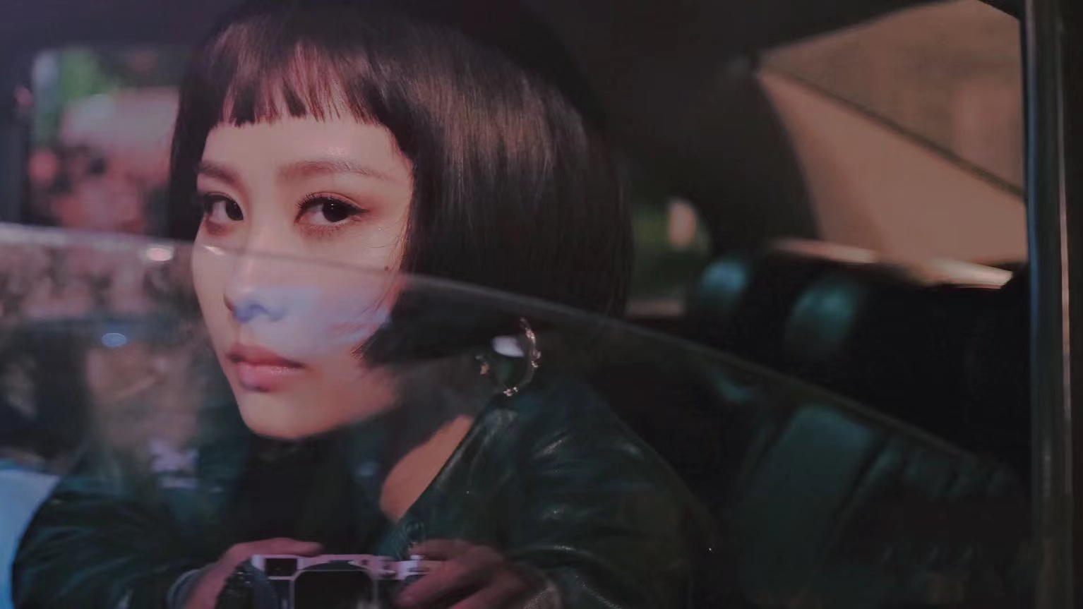 拿着放大镜看《警察荣誉》我发现了“宝藏女孩”胡可女