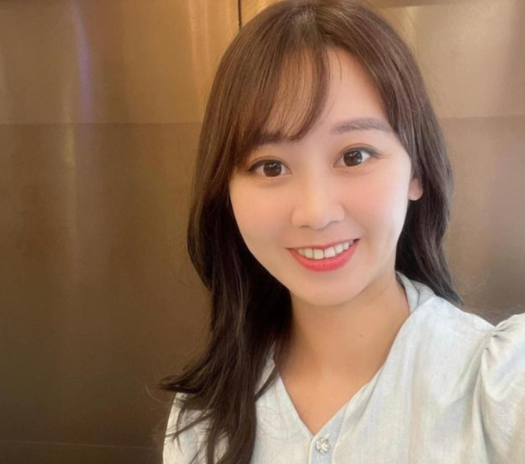 39岁女星宣布诞下龙凤胎！早产出血崩溃大哭，宝宝仅3.2斤需插管