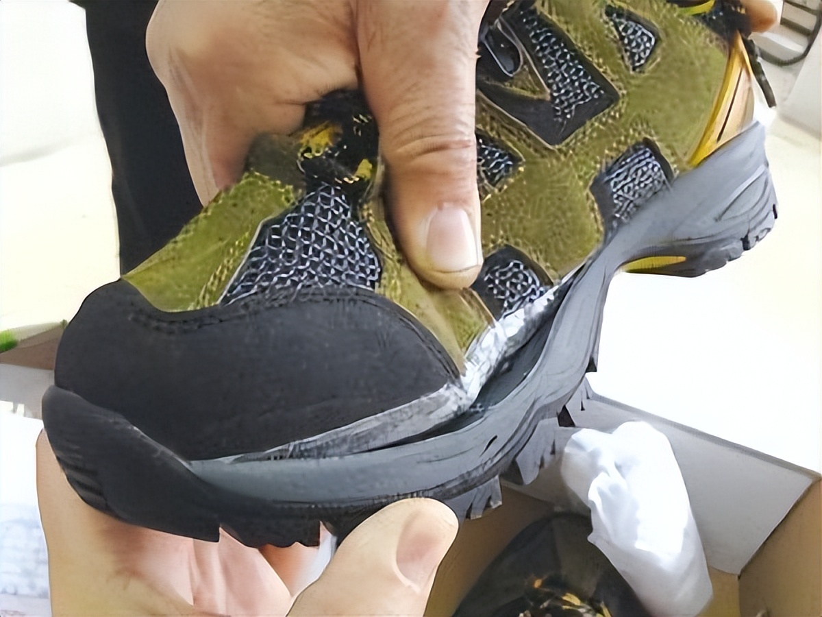 鞋子为什么会开胶?