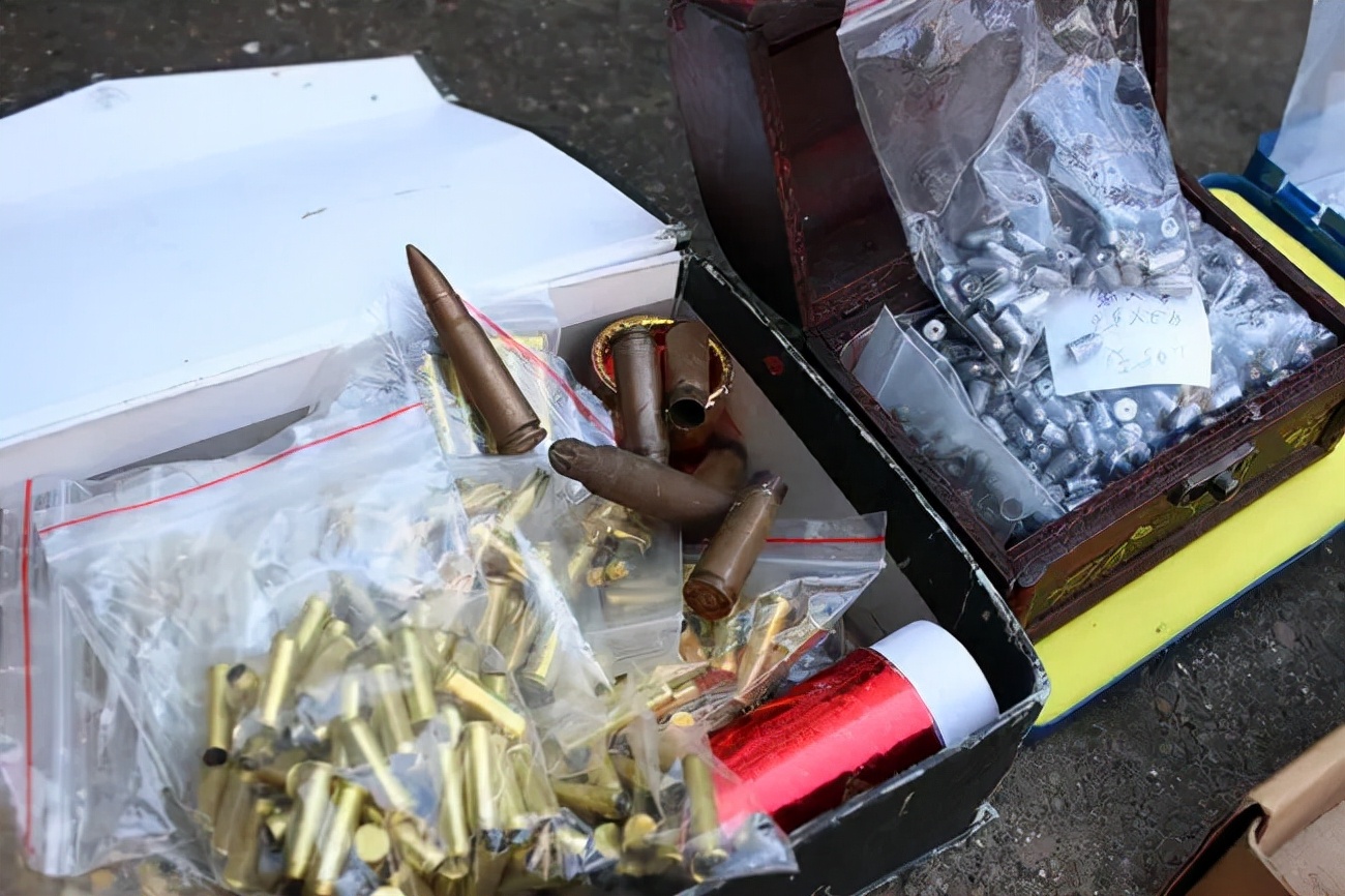 中国为什么要严令禁枪？从全民持枪到全国禁枪，枪支管控的那些事