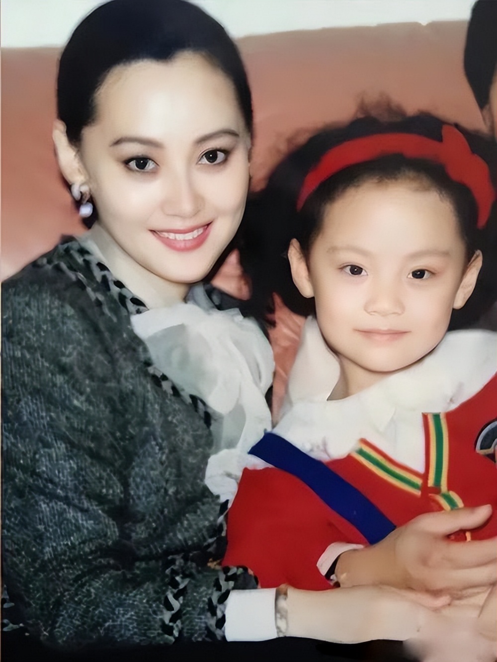 同样叫宋佳，一个事业爱情双丰收，一个只谈恋爱不结婚