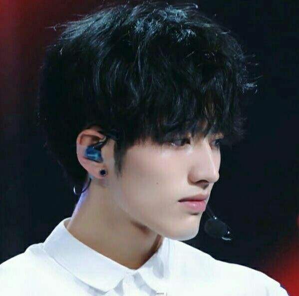 凹凸不平崎岖脸大PK！活久见，鞋拔子见了都有优越感