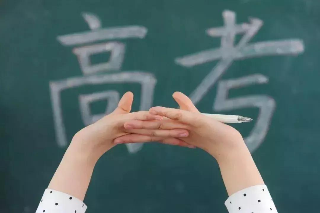 2022年高考報名1193萬人，2021年1078萬人，歷年高考各是多少人？