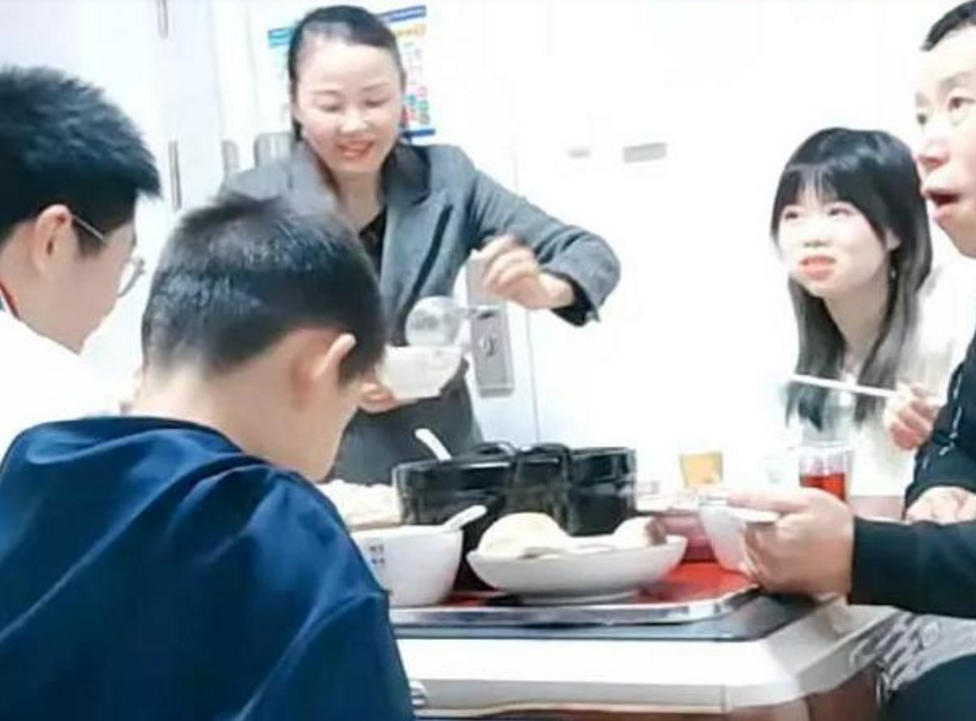 孙卓在深圳第1次考试成绩曝光，总分660英语仅40分，听力全靠蒙