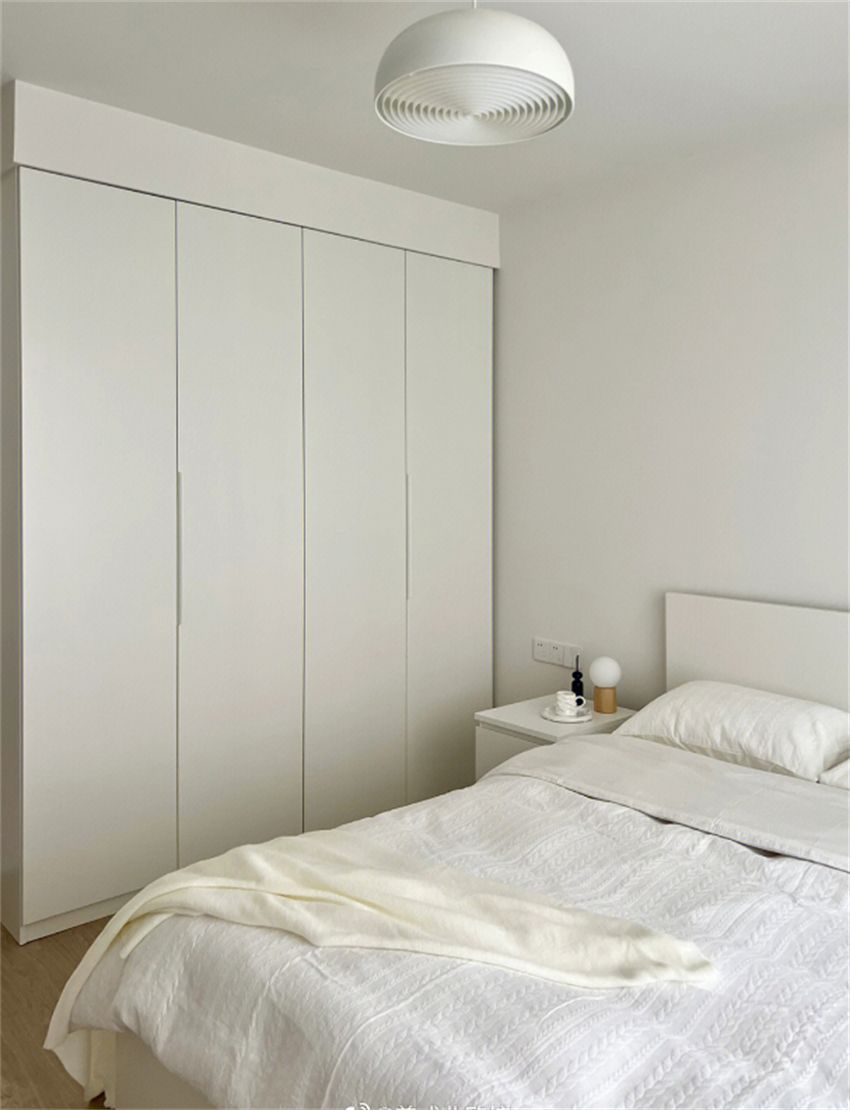 武汉女孩自装65㎡居室：全屋白色“家徒四壁”，网友：妈见打