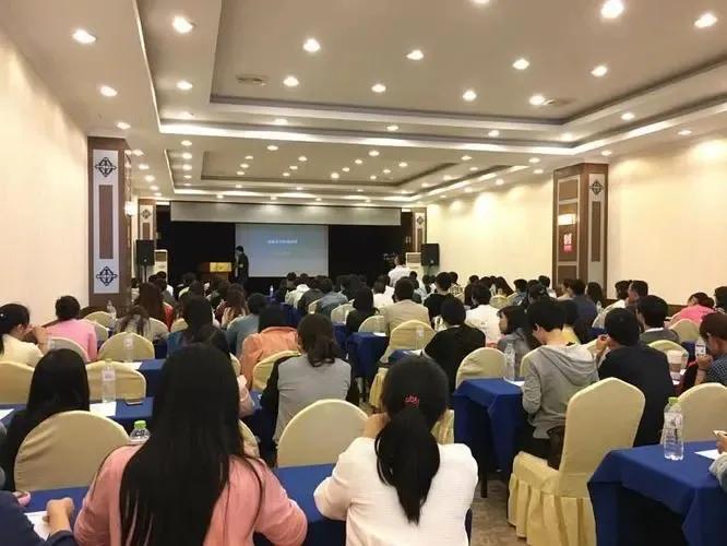 套路满满｜揭秘公考培训背后的“猫腻”