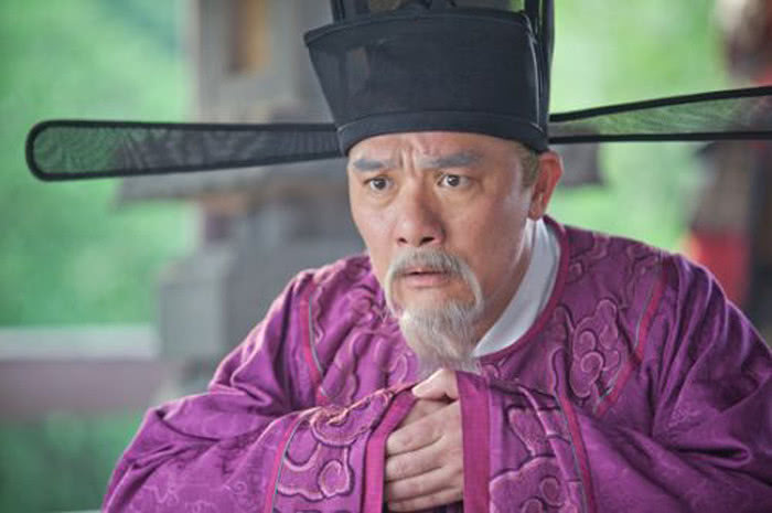 卢多逊与赵普缠斗,纯属典型的"狗咬狗——一嘴毛"?