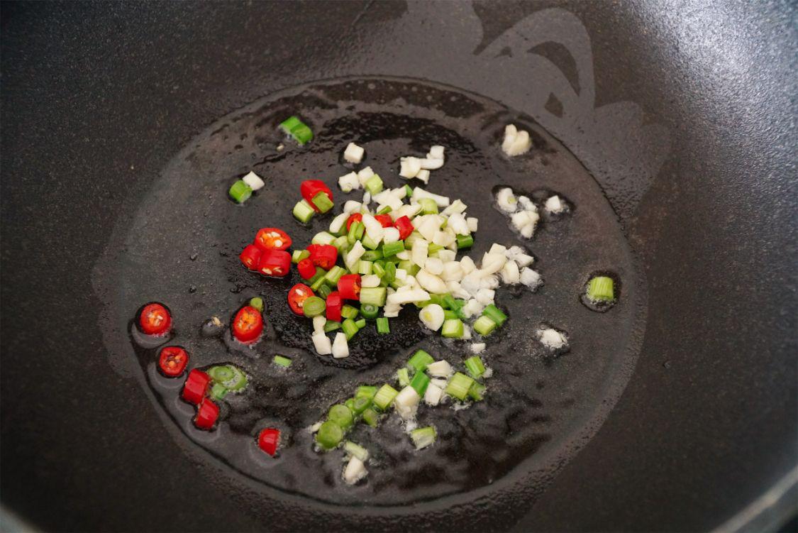 5月5日立夏，“五月第一鮮”該吃了，炒肉末是絕配，鮮美又營養