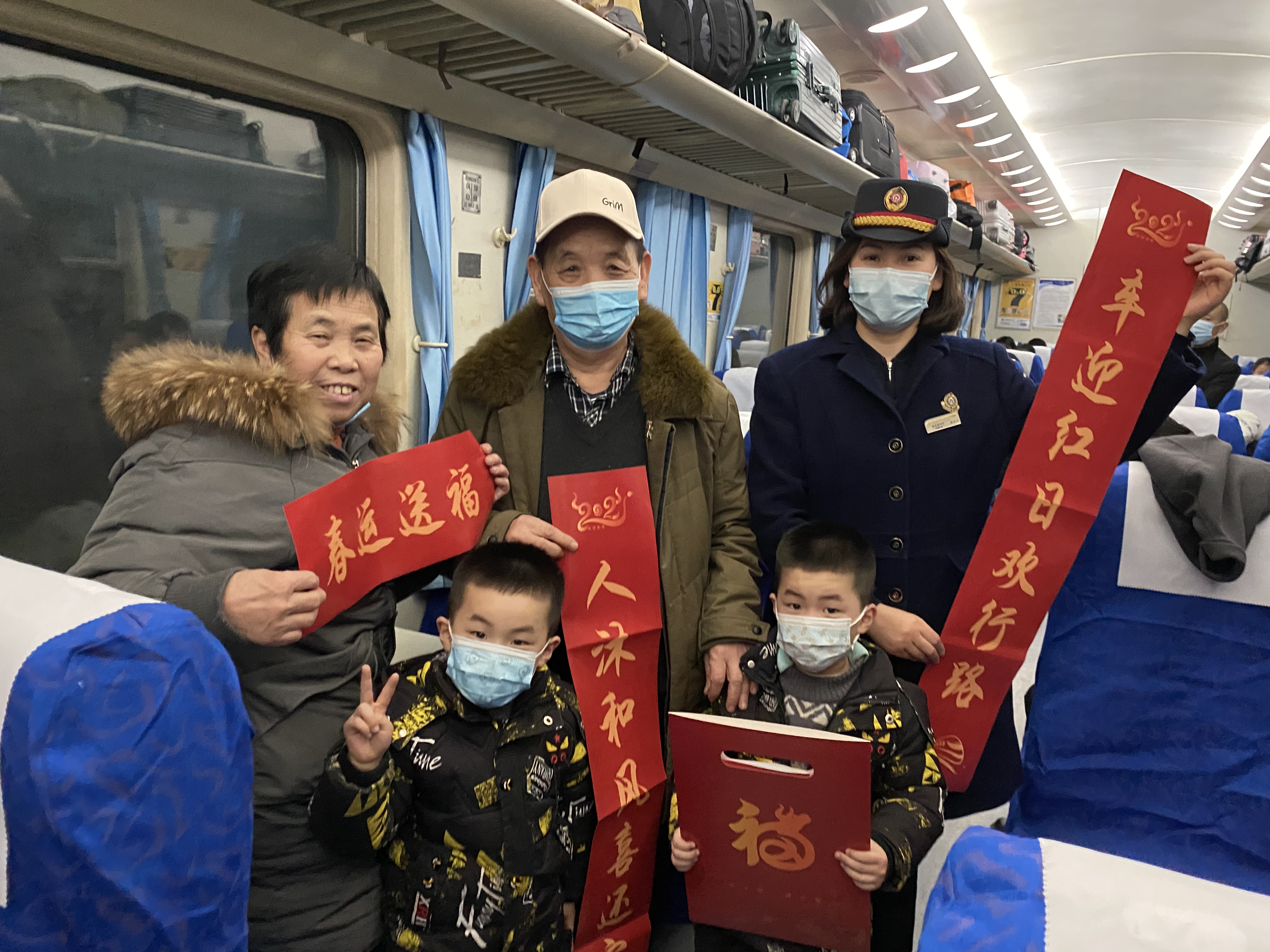 “12年每天上下班往返我都乘这趟小慢车！”