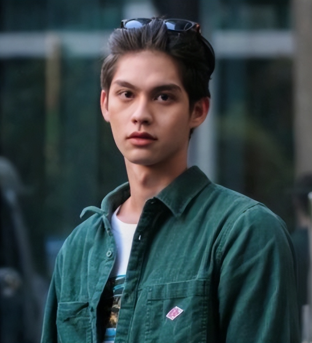 Bright承认了血统？穿着唐装自己是中国男孩，曾经就不当言论致歉