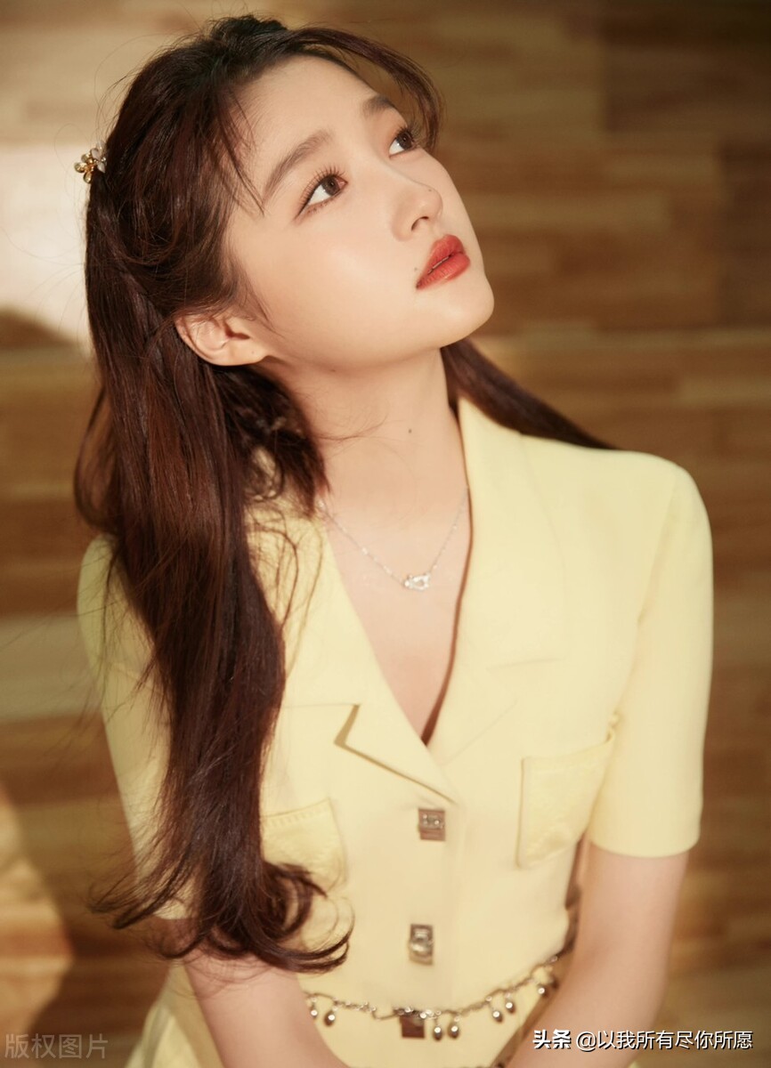 人间极品关晓彤