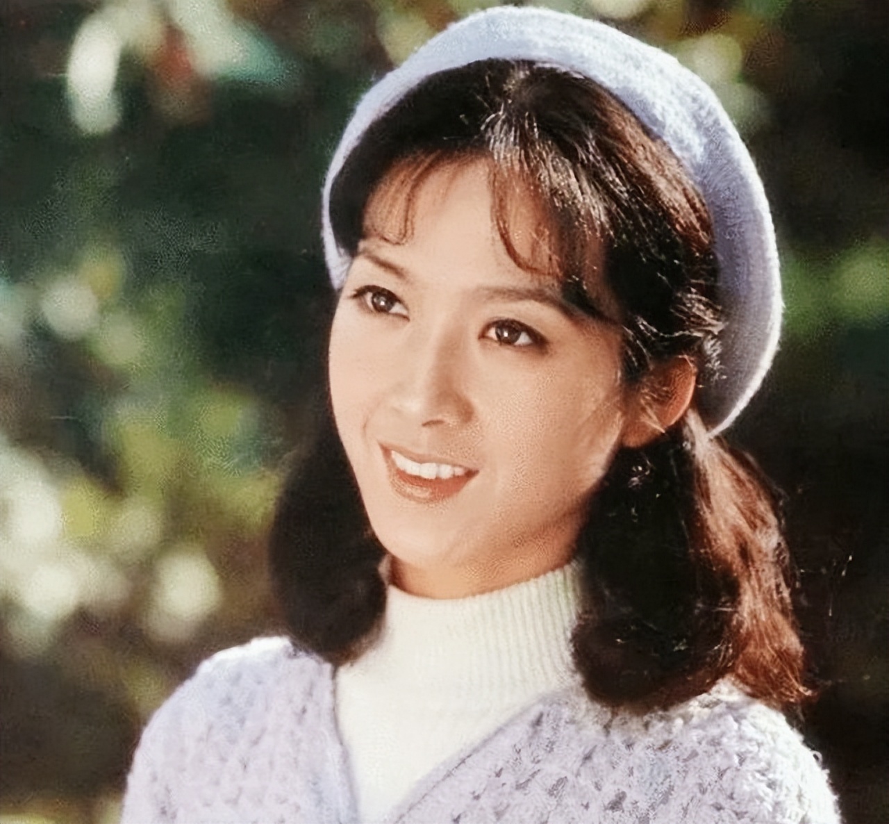 80年代著名女星龚雪，因“流氓案”远走美国，如今过得怎么样了