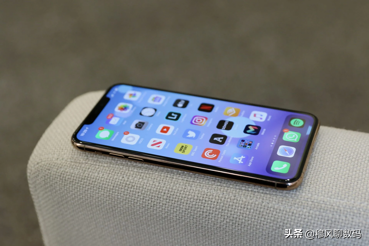 iPhone11ProMax有点吓人，512G从12699掉到4678，捡大便宜了