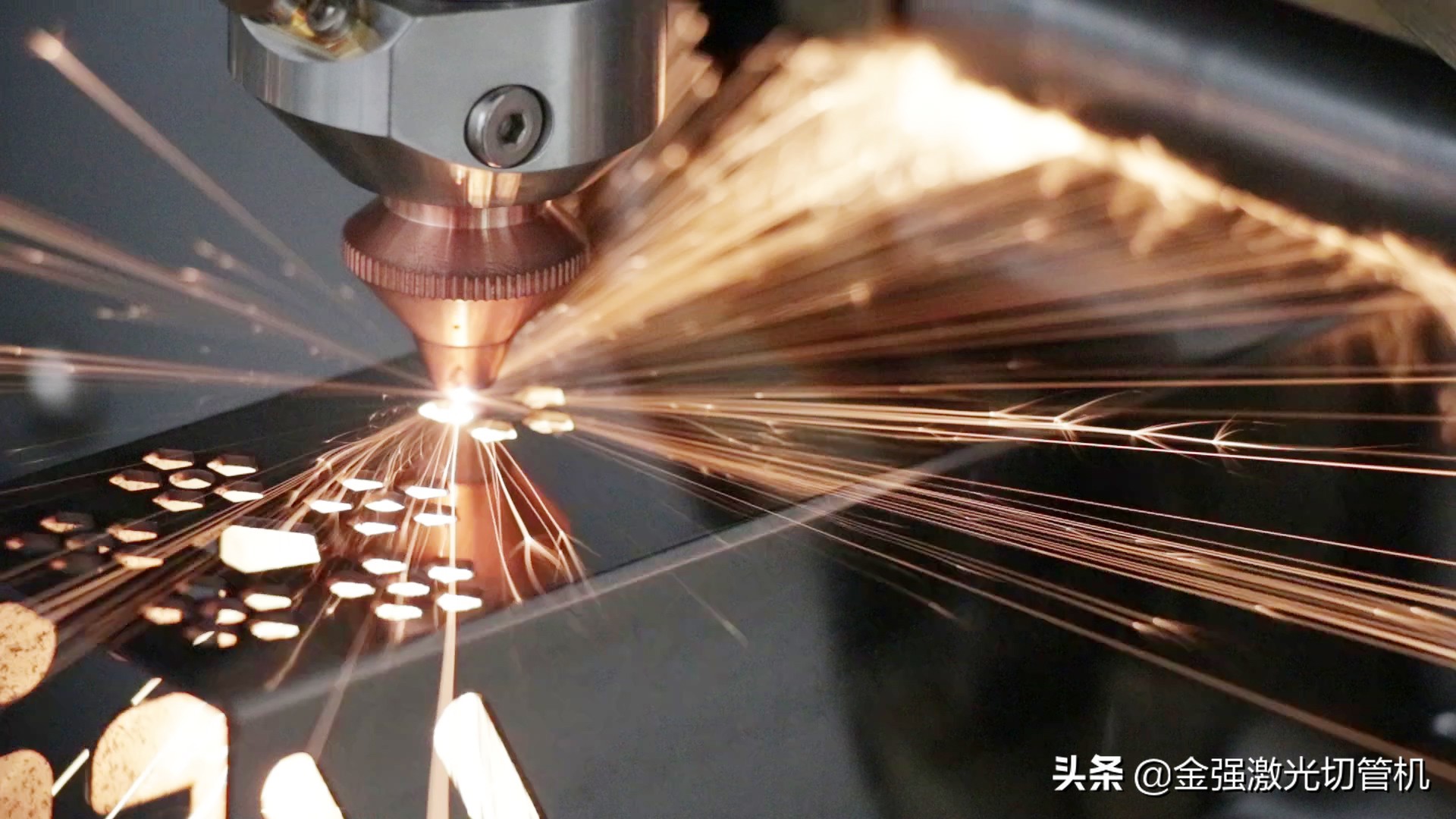 大型激光切割机价格多少钱一台(一台激光切割机多少钱)