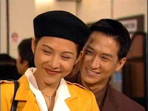 功夫足球\x20张卫健(从收视冠军看TVB兴衰史，盘点1992—2021年TVB年冠，差距就出来了)