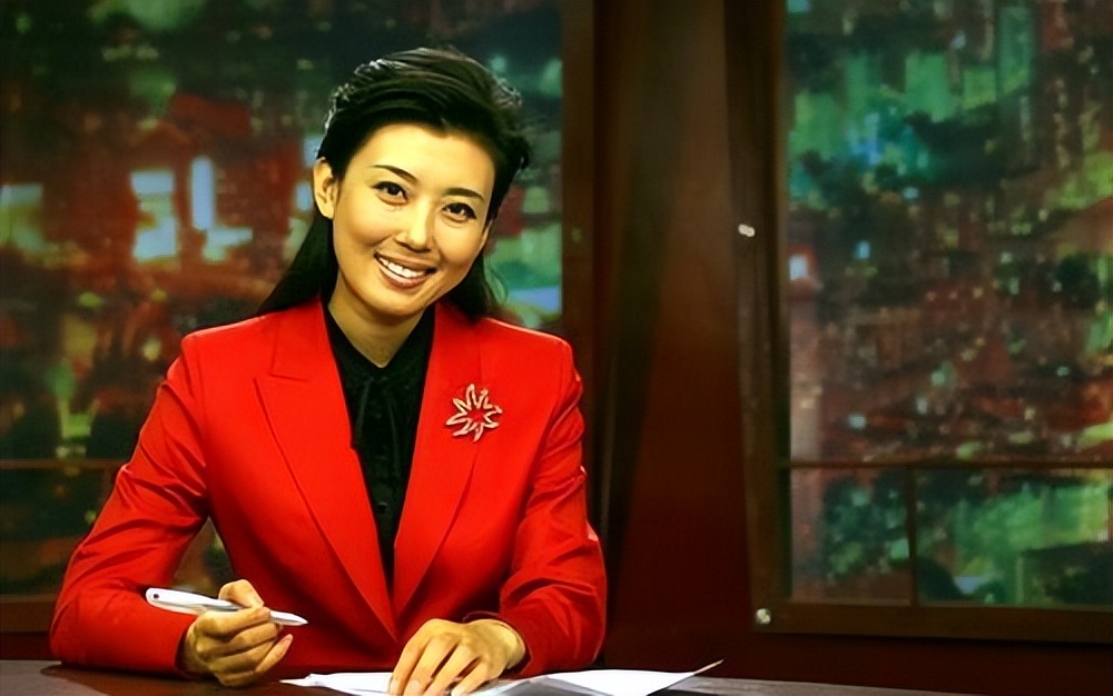 她不是播音科班出身，却在主持界站稳脚跟，李红把握每一次的机会
