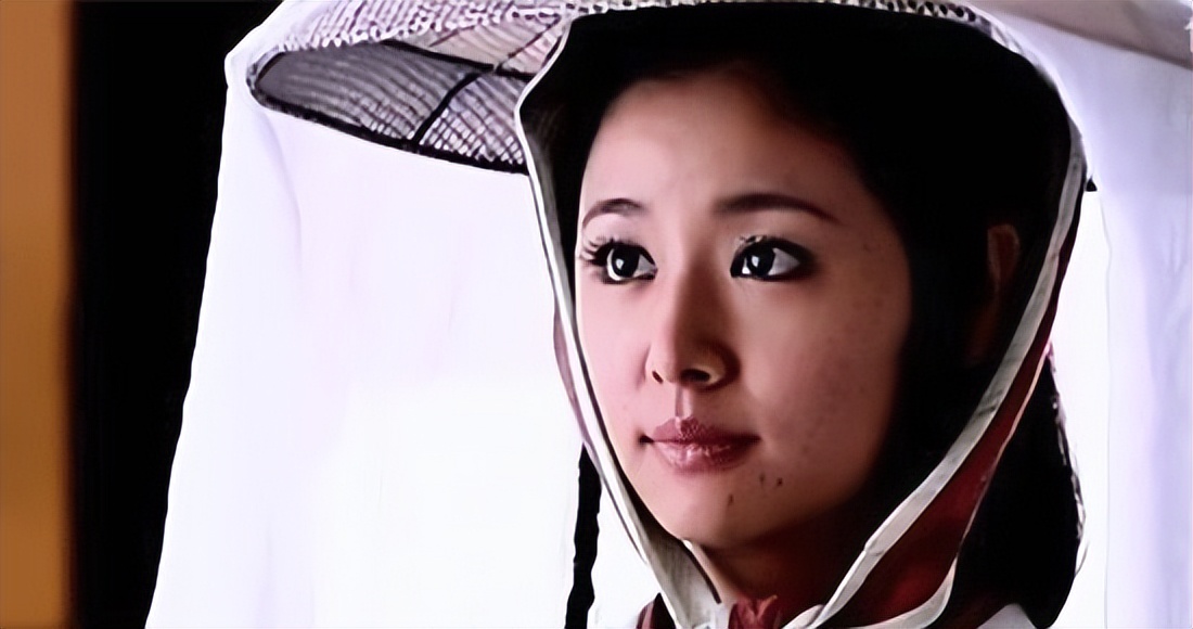 新版《钟无艳》黄梦莹美出天际 扮丑被说不用心学鞠婧祎蒋勤勤