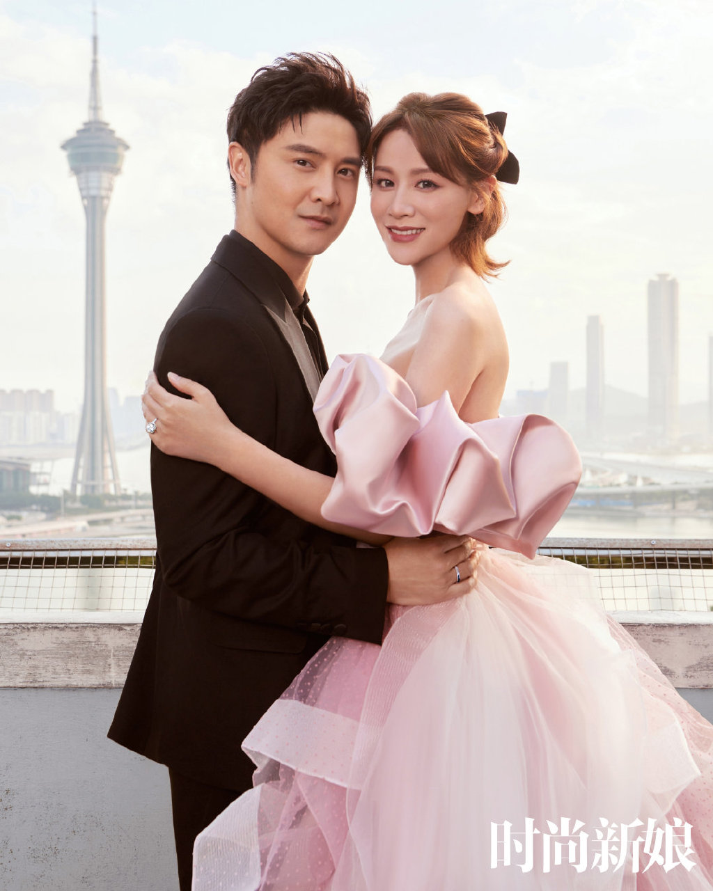 田亮夫妇结婚14周年再拍婚纱照，叶一茜呈现望夫眼，容颜身材未改