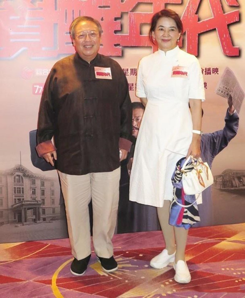 65岁自然老去的胡慧中，穿着高调时髦又洋气，到老都气质优雅