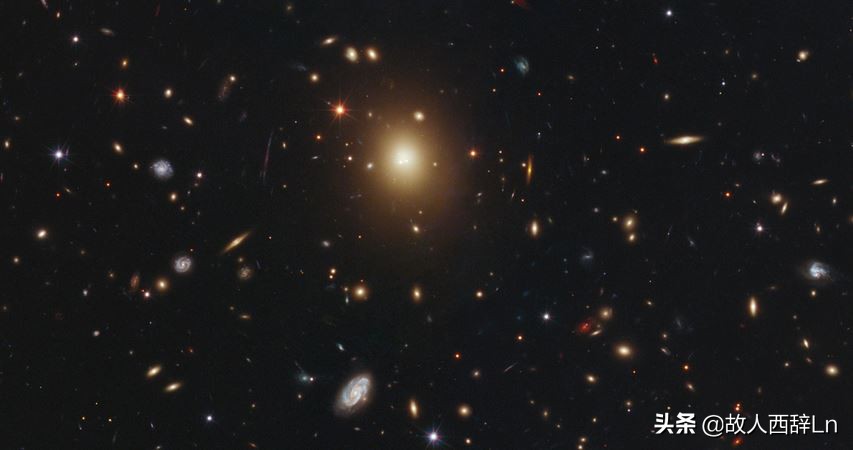 已知宇宙中最大的12个星系盘点