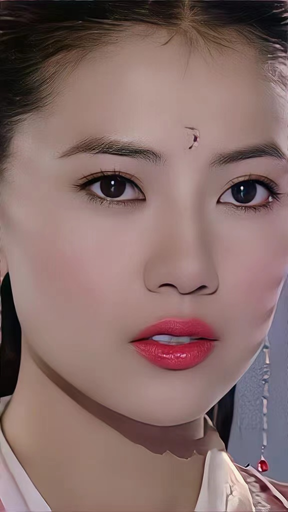 高圆圆是《倚天屠龙记》周芷若角色的天花板