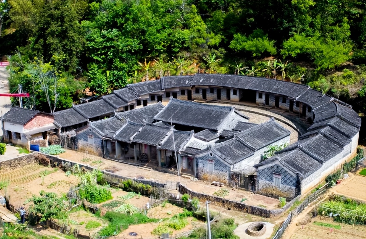 传统民居(传统民居与乡土建筑)-骁龙网