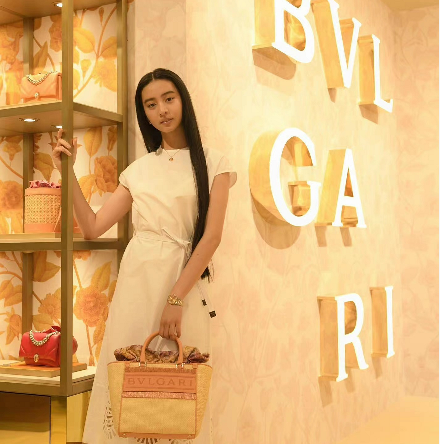 太像爸爸也不好！木村光希新照穿黄色短袖成女版拓哉，五官好硬朗