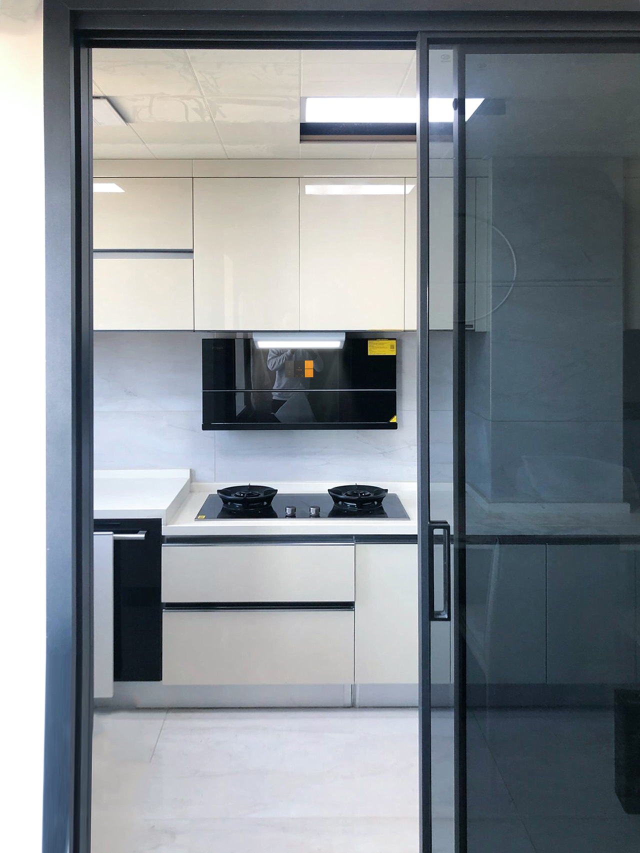 客厅书房一体化，大空间串联双阳台，一处酝酿诗意一处盛放生活