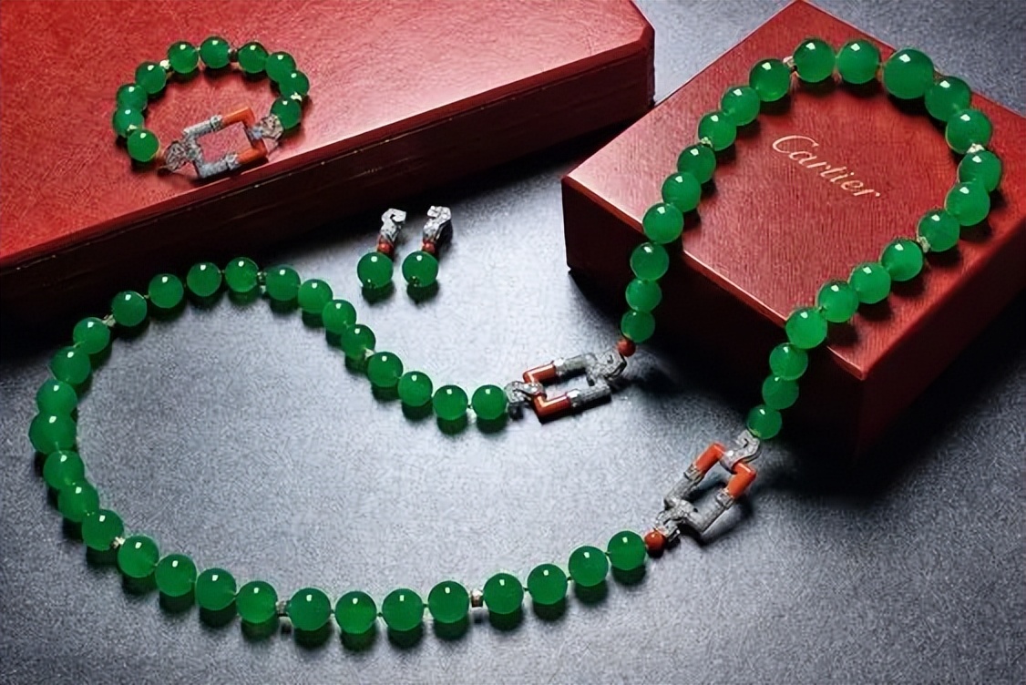 理讨！《传家》打造的民国名媛 Look 该“加鸡腿”还是直接退圈？