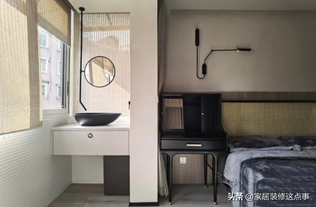 52㎡上海姑娘的家，厨卫不铺一块砖，床装墙壁上，进门我就迷住了