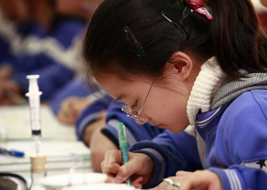 如果家里没人脉、没背景，尽量不要选这3个专业，实现就业很难