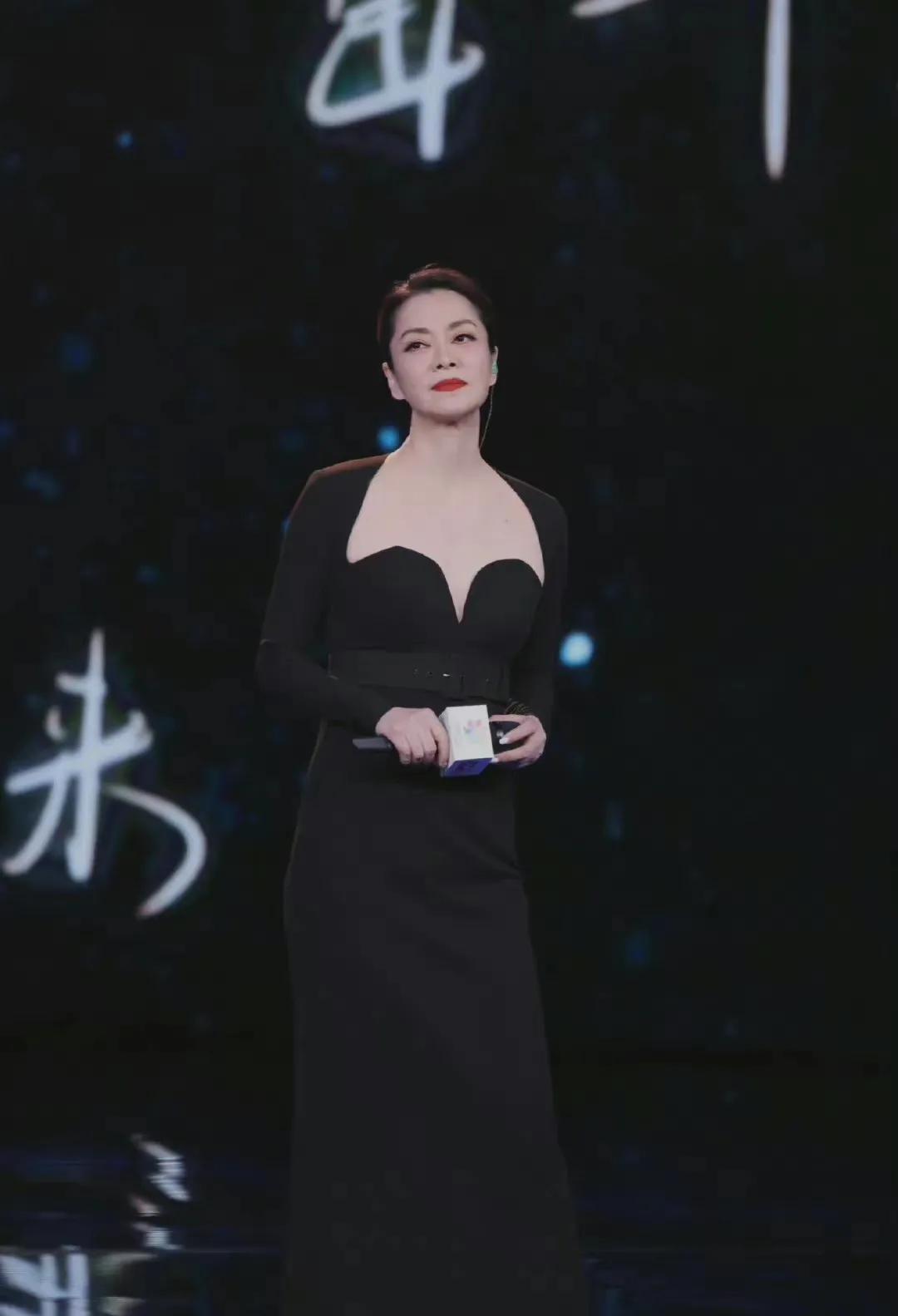 毛阿敏老公解直锟心梗离世！60岁留下百亿资产一双儿女，天妒英才