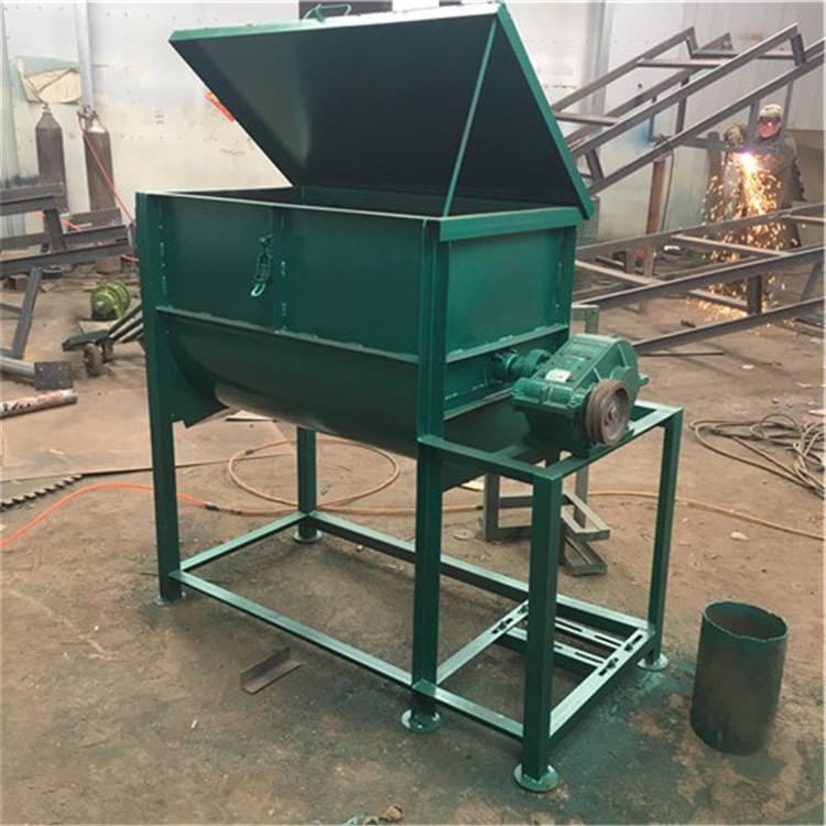 飼料粉碎攪拌機(jī) 臥式混合機(jī)的結(jié)構(gòu)特點(diǎn)