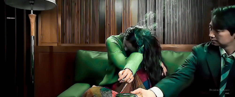 汤唯骨子里自带气质，侧脸风情万种，网友“绝对是个美人胚子”