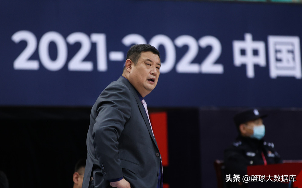 为什么cba只有34轮(CBA就剩下2个季后赛名额！山东、天津、北控、，谁能拿到？)