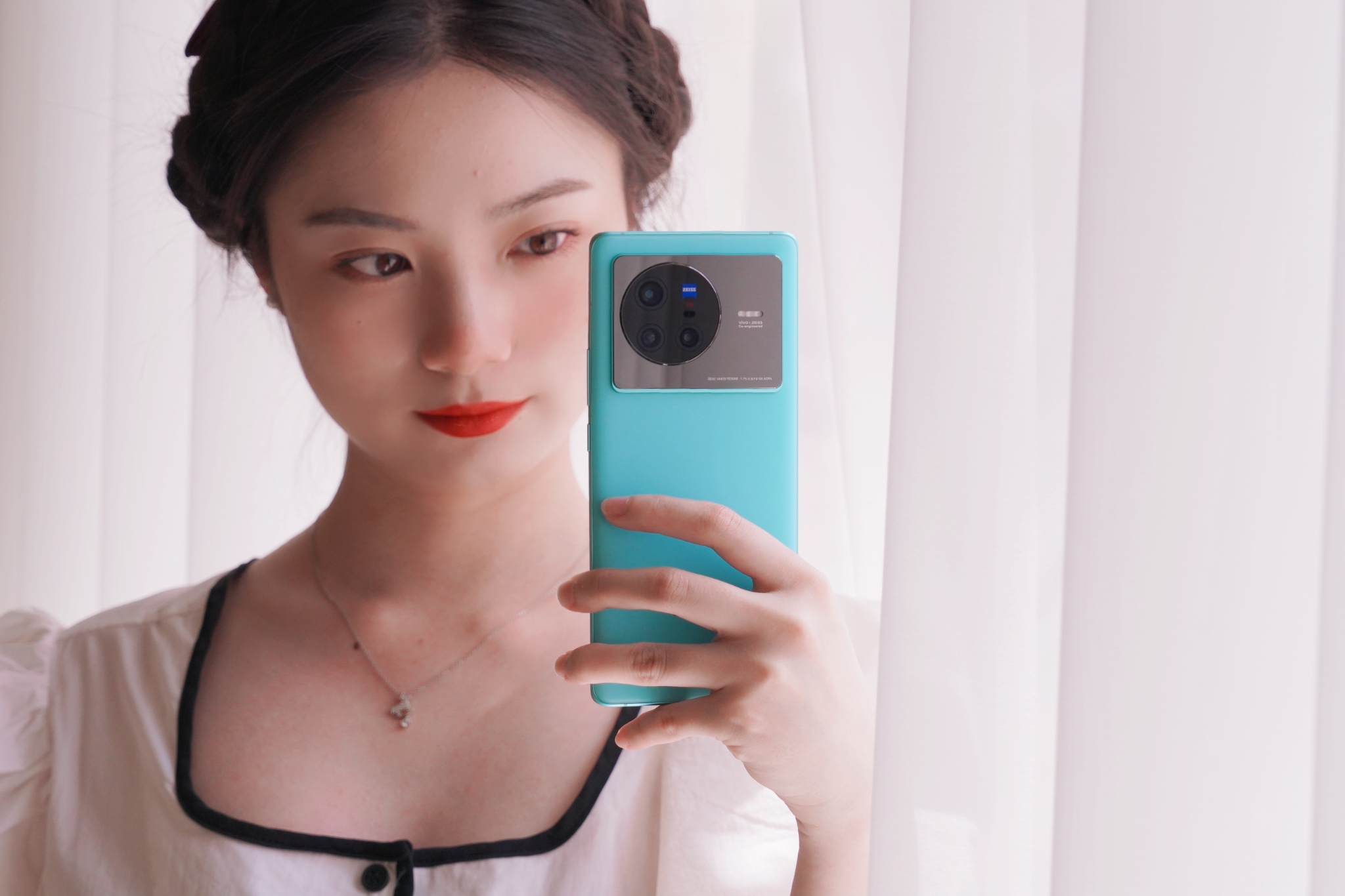 标准版也有Pro实力，天玑9000+蔡司影像加持，vivo X80上手实测