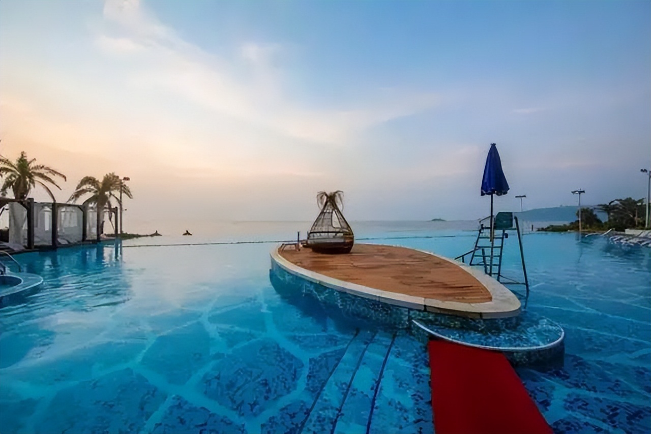 双月湾超值两日游,海景阳光沙滩泳池,五星级体验,关键是便宜