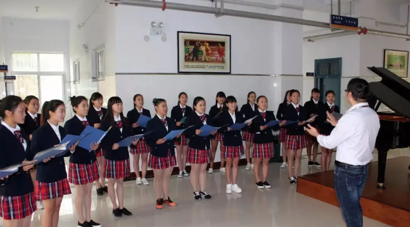 都说幼师工资低，看到杭州一老师晒出的工资单，不少家长都惊讶了