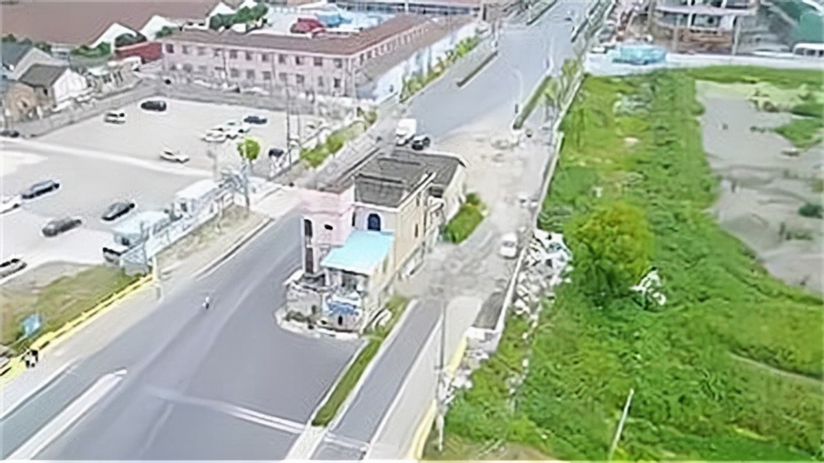 上海马路上的“豪宅”：要6套房加一块宅基地才肯拆，14年后搬走