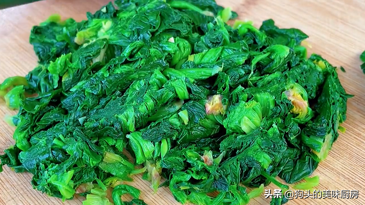 原来蔬菜加面粉这么香？卷一卷上锅一蒸，营养丰富味道鲜美，真香