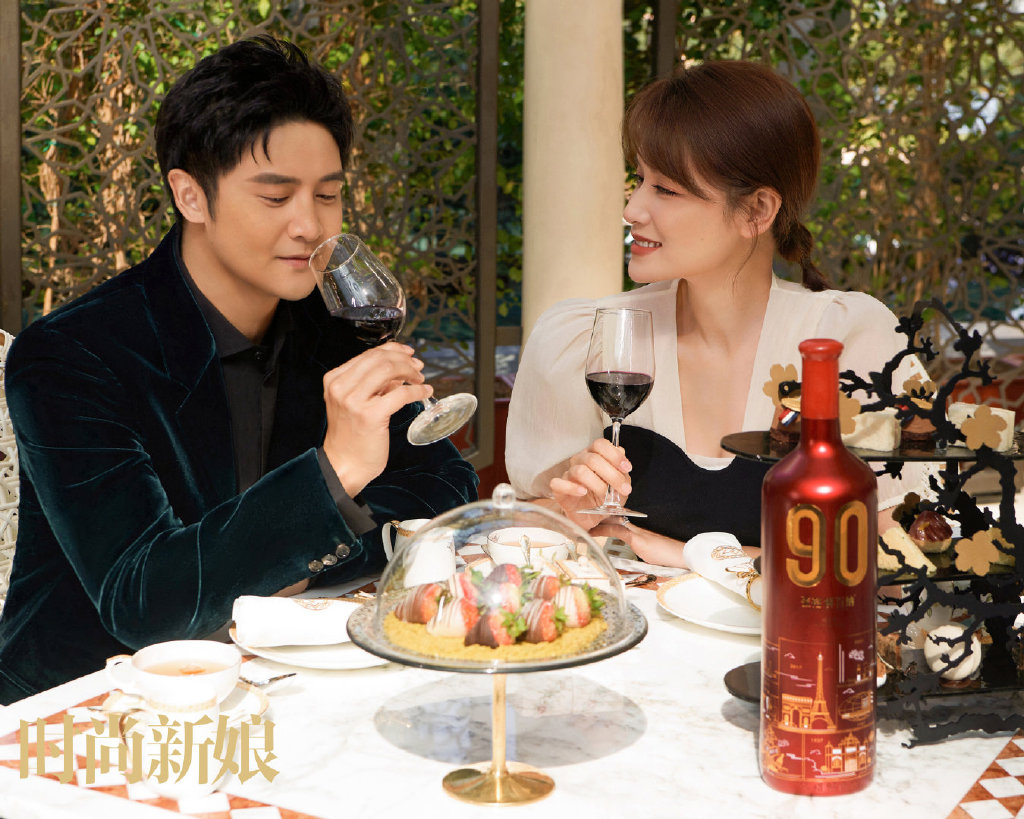 田亮夫妇结婚14周年再拍婚纱照，叶一茜呈现望夫眼，容颜身材未改