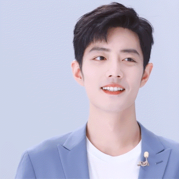 肖战他可真帅啊,帅到没边呀,这身材比例可太完美了