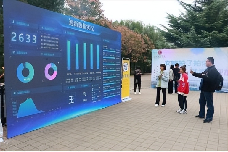智能时代，“00后”新生入学情景比想象精彩